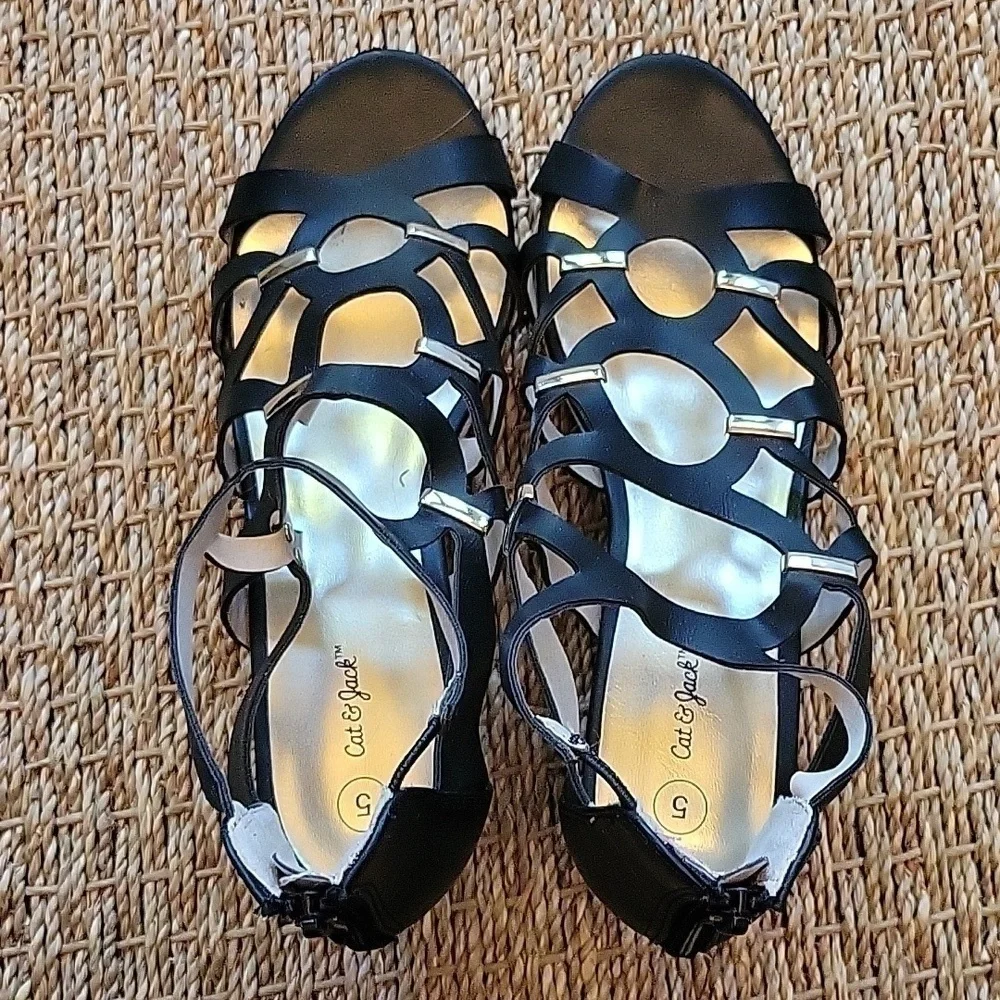Women's CAT & JACK black & gold wedge sandals. Size is 5.